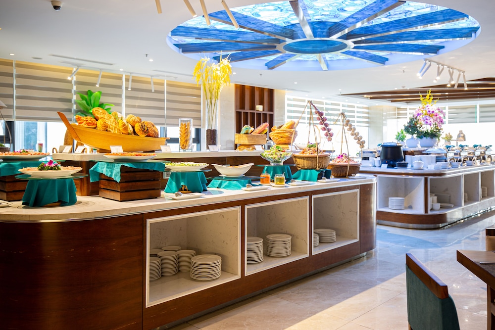 Maximilan Danang Beach Hotel 24/48