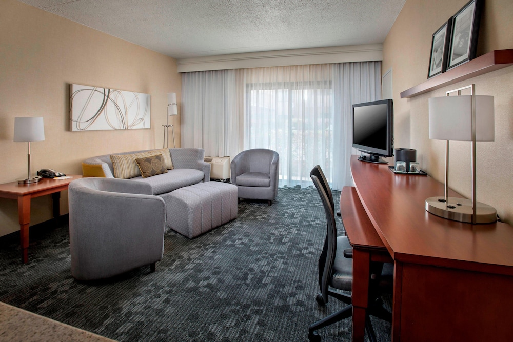 Courtyard by Marriott Boston Andover 33/59
