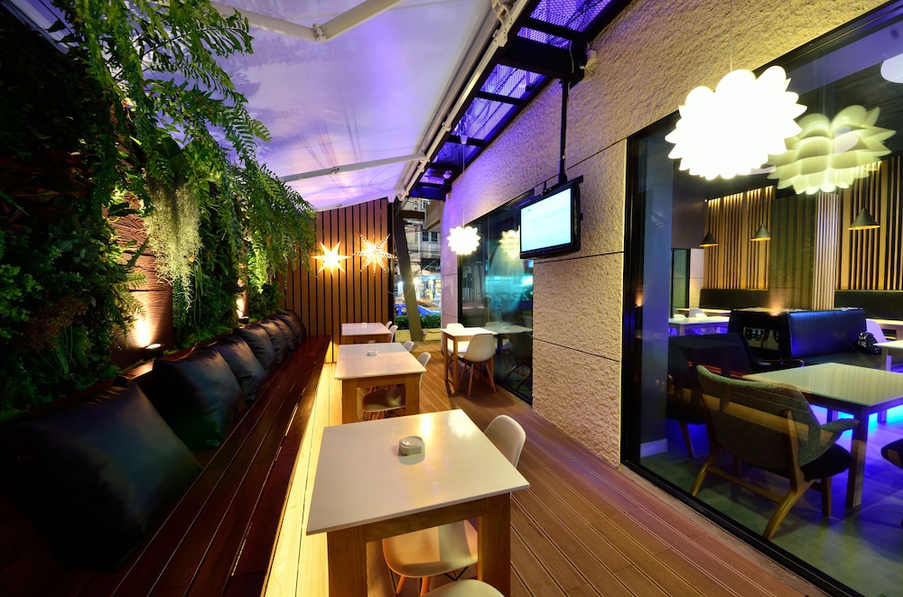 Bizotel Premier Hotel & Residence 33/41