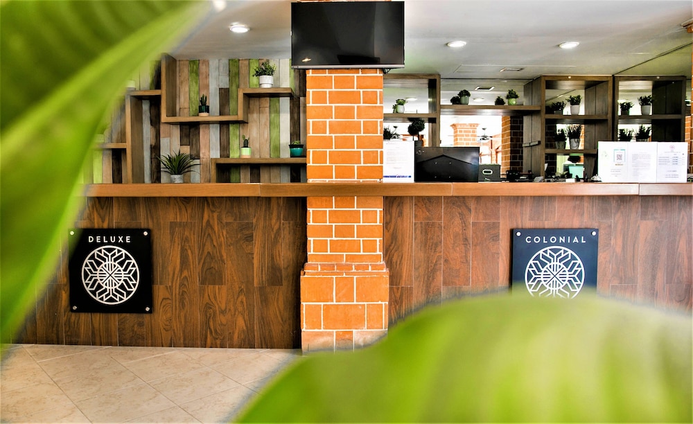 Hotel Colonial Playa del Carmen 5/50