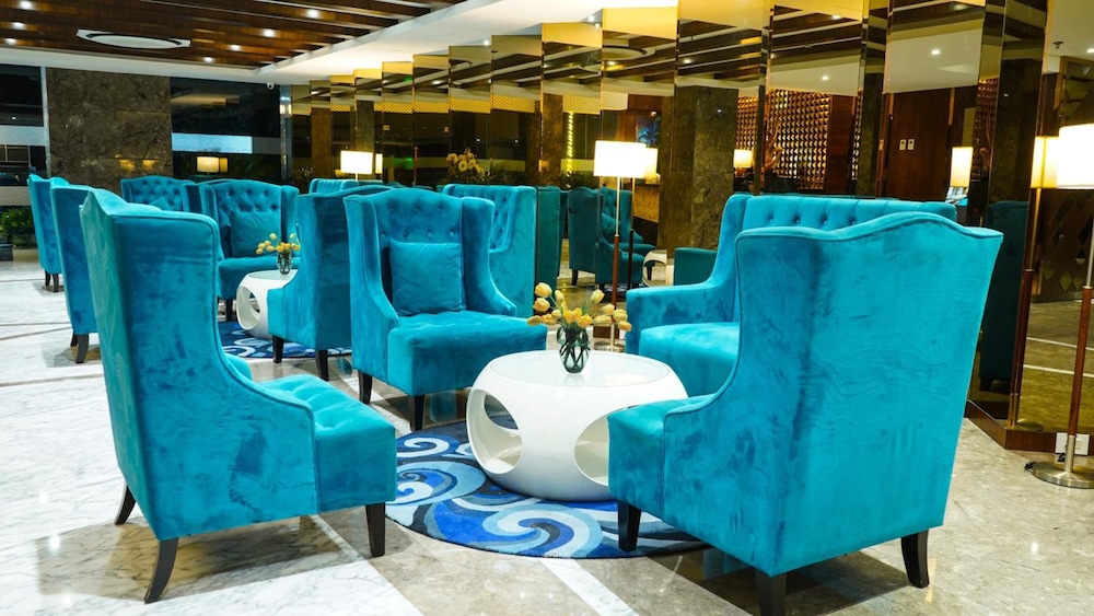 Hotel Saffron Crest 28/40