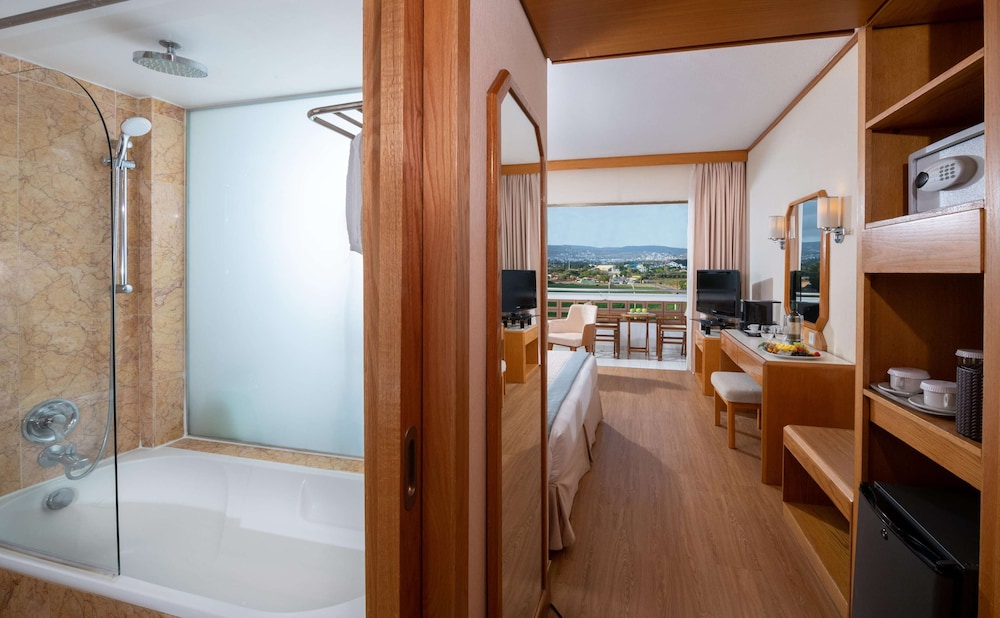 Constantinou Bros Pioneer Beach Hotel - Adults Only 34/36