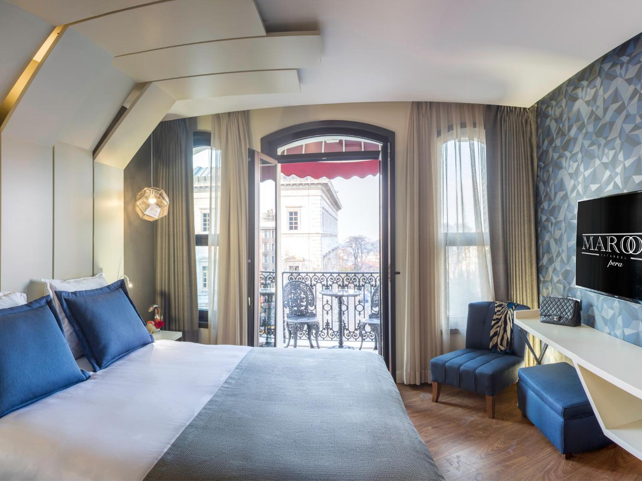 غرفة ديلوكس بسرير كوين بشرفة
