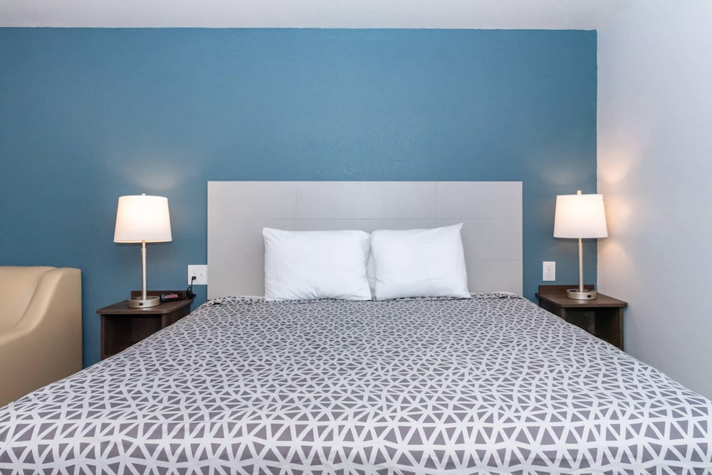WoodSpring Suites Buford near Mall of Georgia-Lake Lanier 28/57
