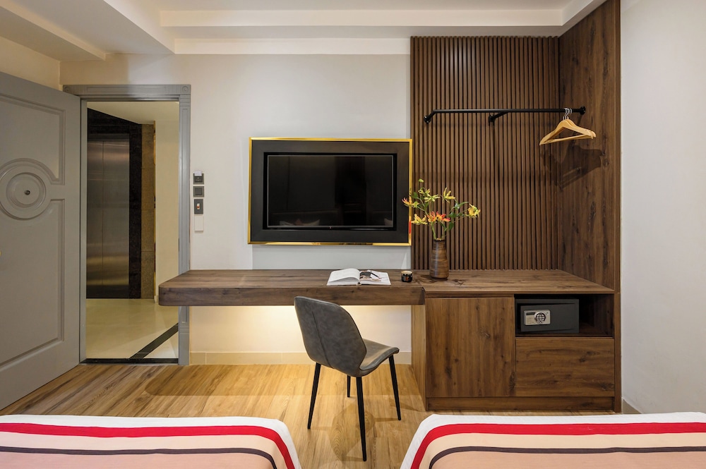 Acnos Hotel 47/50