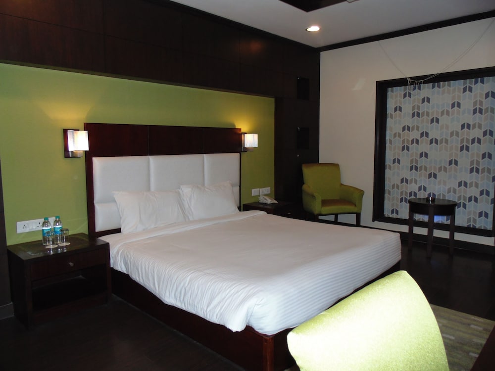Hotel Saurabh Candy By Peppermint 10/39