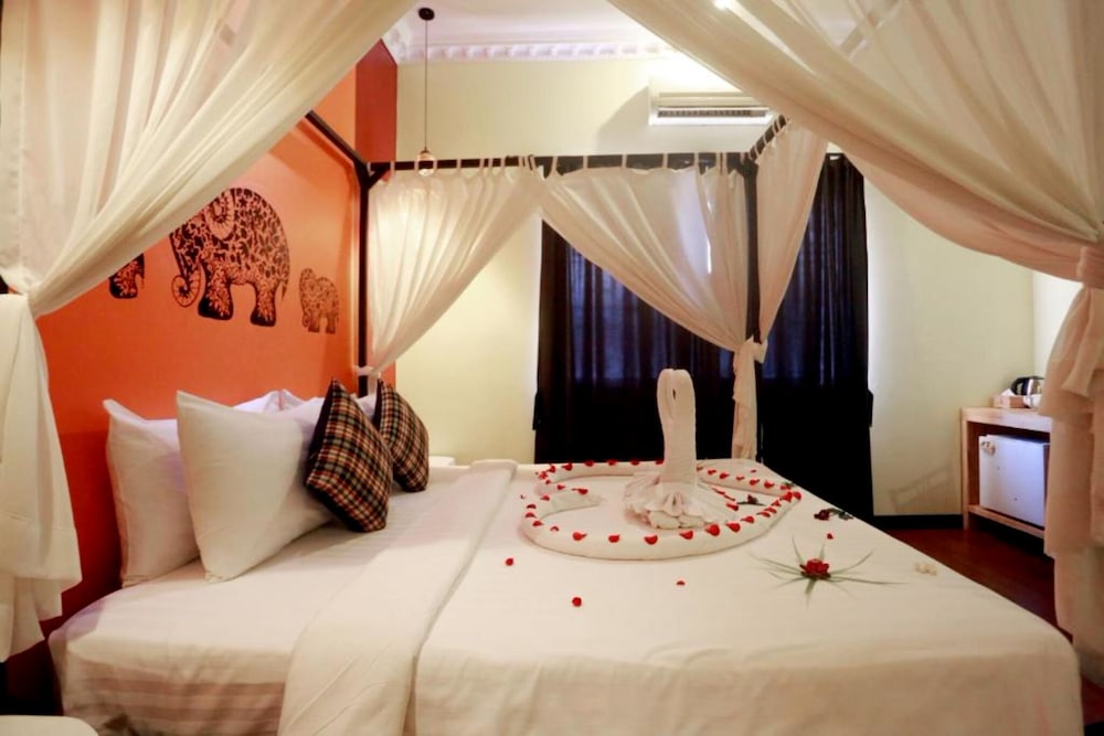 غرفة ديلوكس بسرير مزدوج أو سريرين منفصلين، Central Indochine D Angkor Hotel 2/10