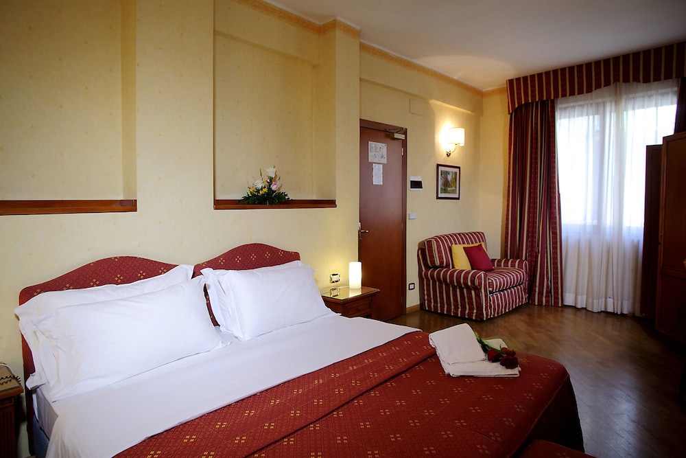 Hotel Cavour 12/58