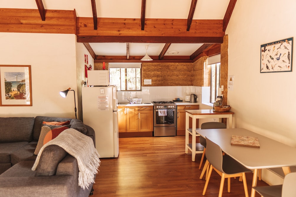 BUSSELLS BUSHLAND COTTAGES 18/47