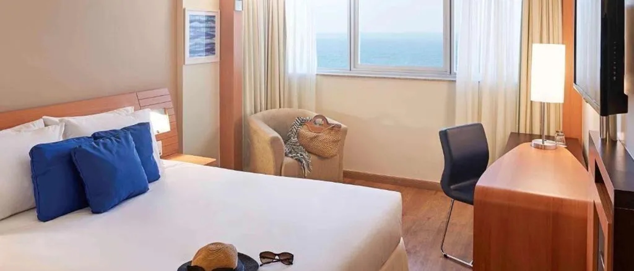 Deluxe, Double Bed, Ocean Front