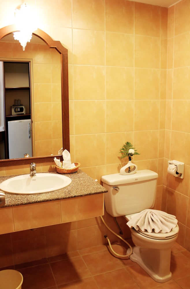 Baan Pron Phateep 50/50