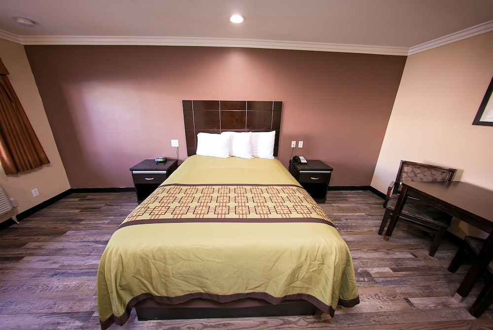 Rodeway Inn & Suites Bellflower 17/33