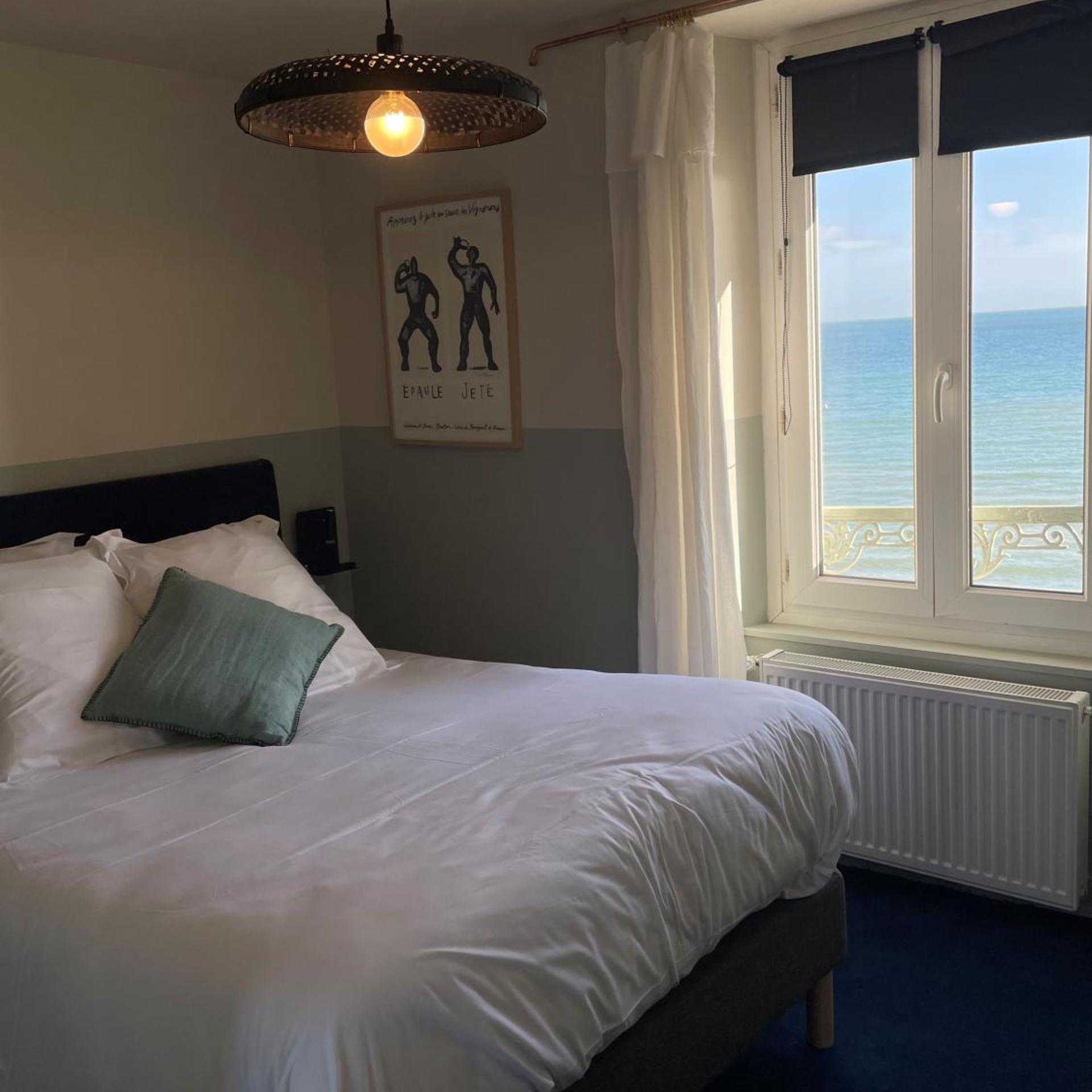 LE BEAU RIVAGE 8/50