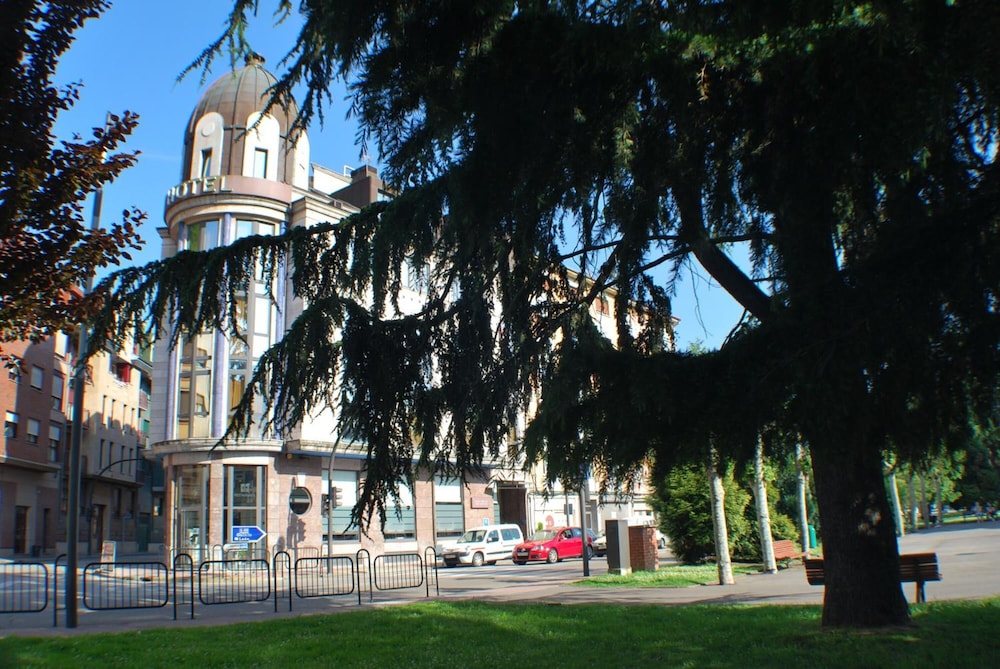 Mieres Del Camino 41/44
