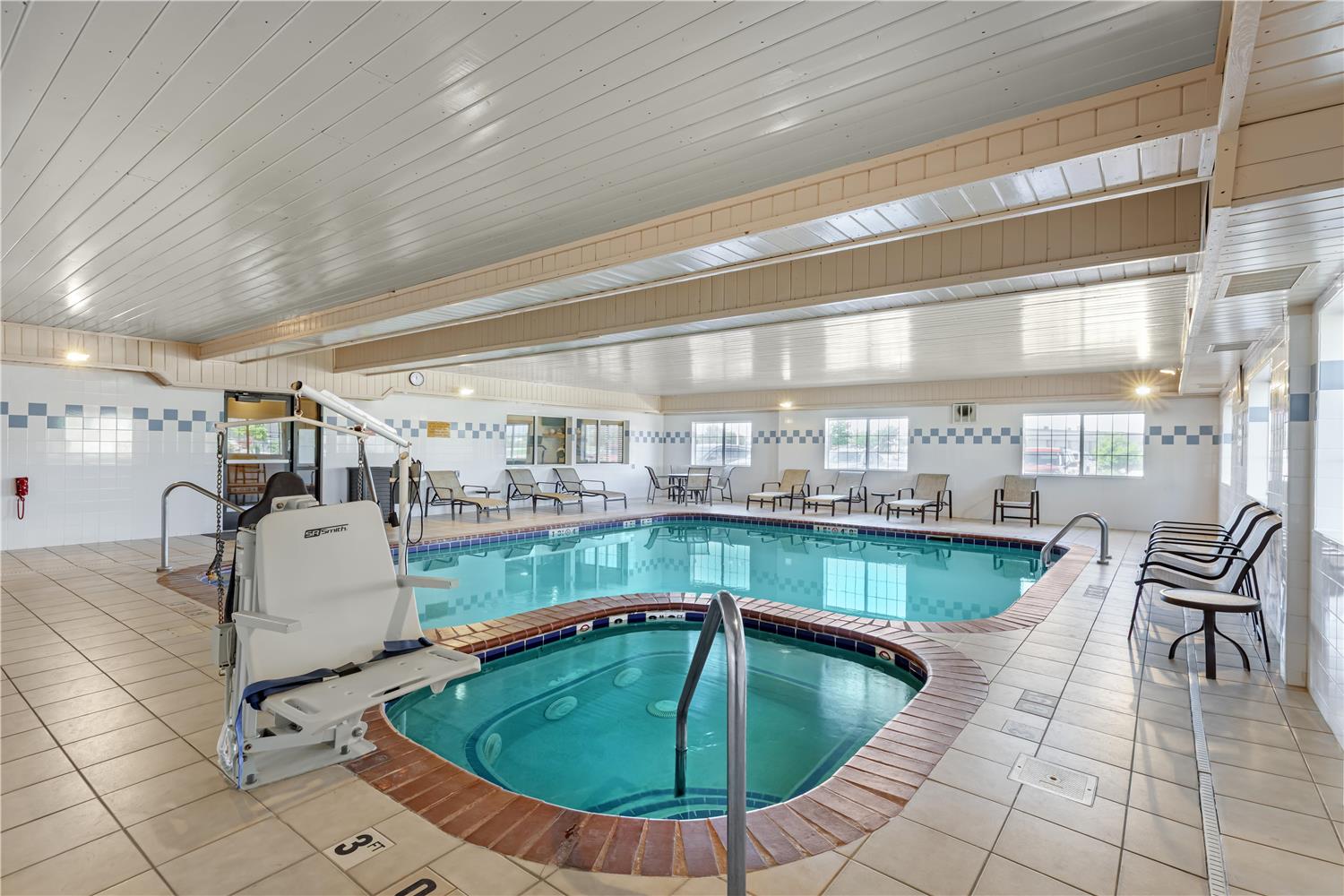 Best Western Firestone Inn & Suites 14/34