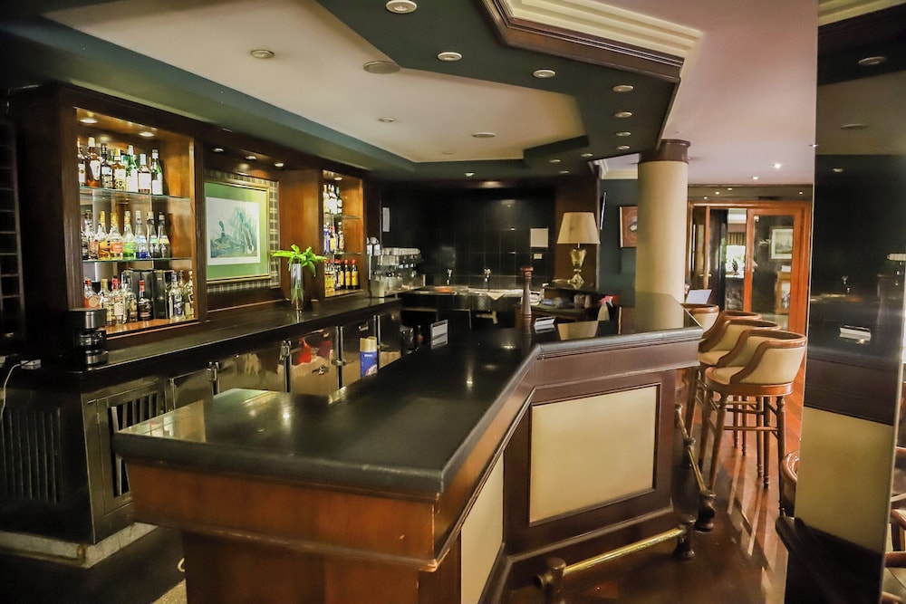 Premier Hill Suites 13/68