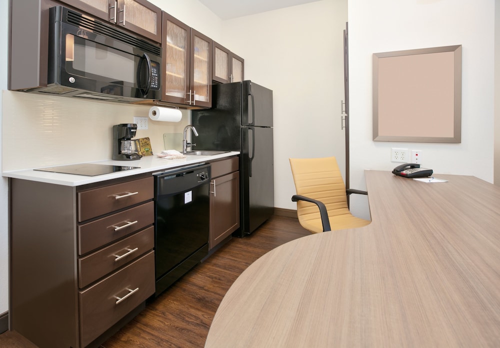 Candlewood Suites DFW South 11/39