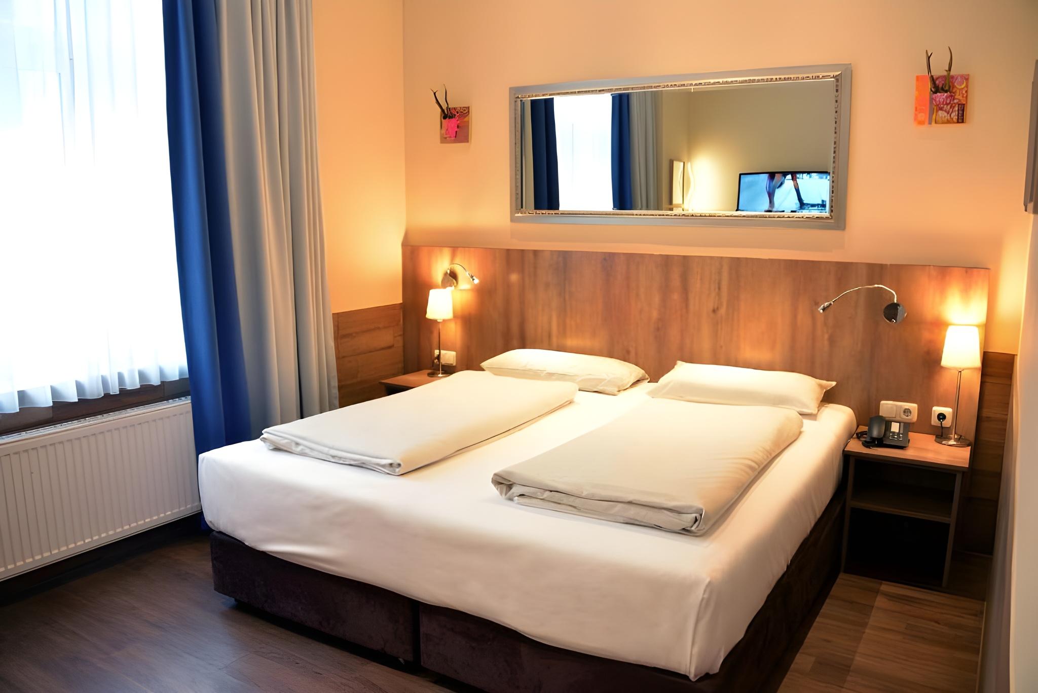 Room, Quadruple, Twin Beds