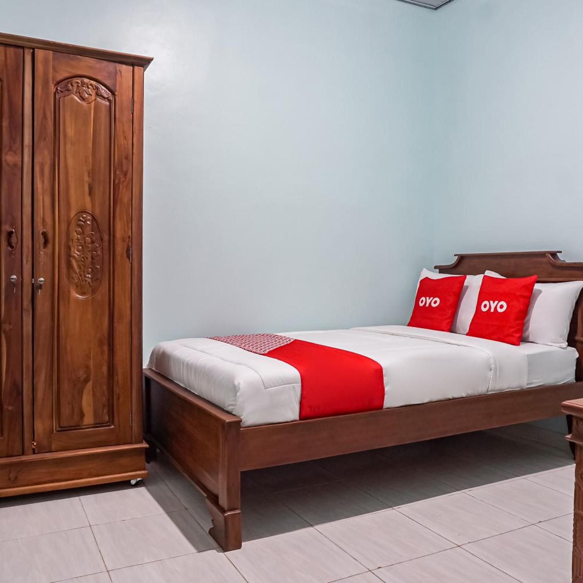 Hotel O Guest House Riharti Syariah 16/43