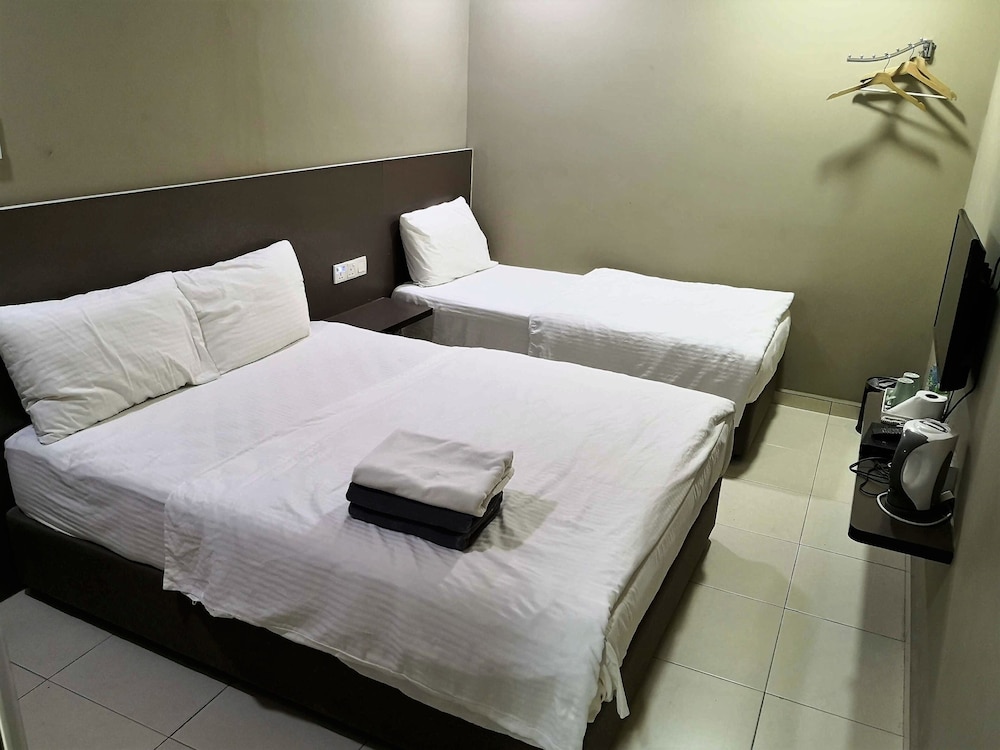 Tropika Garden Hotel 31/41