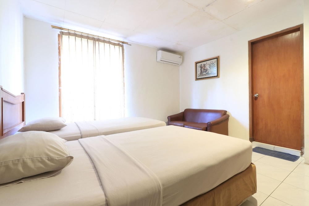 Deluxe, Twin Beds