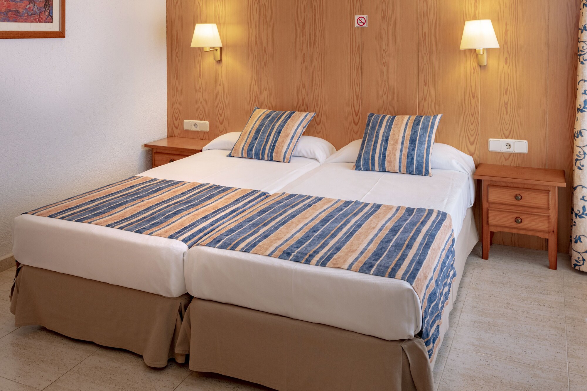 STANDARD, DOUBLE OR TWIN BED, POOL VIEW, BALCONY