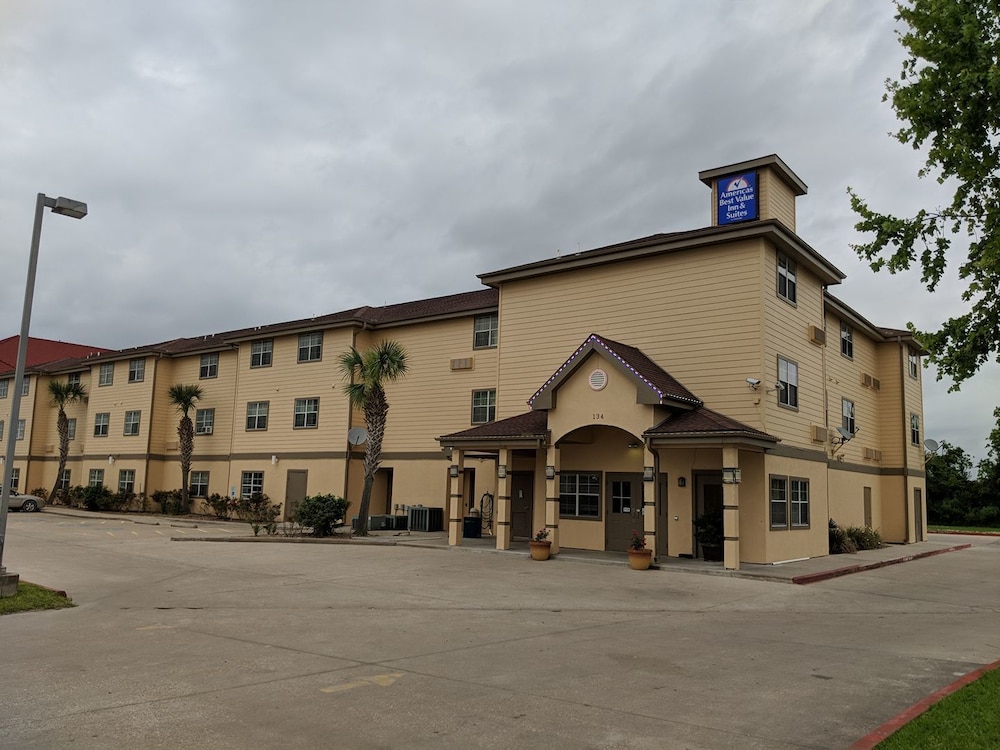 Americas Best Value Inn Suites Winnie 1/17