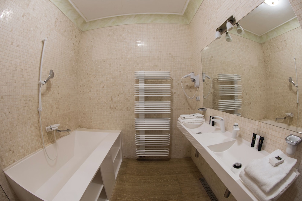 جناح بسرير كينج وسرير فردي، Hotel Ebersbach 7/8