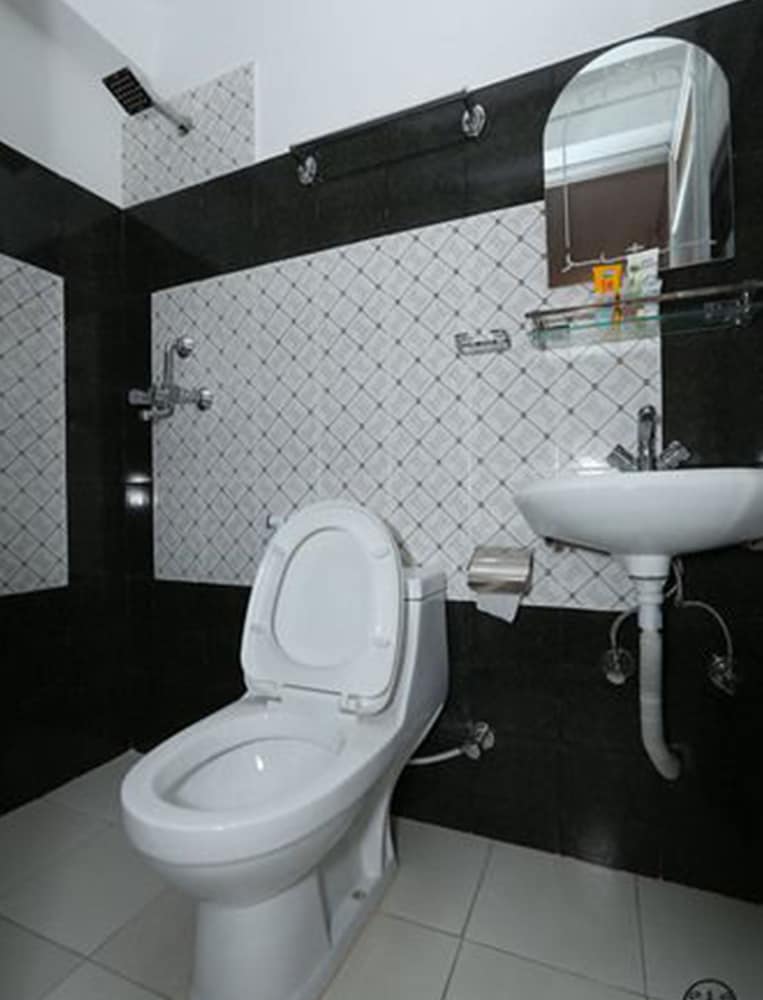 Hotel Aarya Khasti 33/33