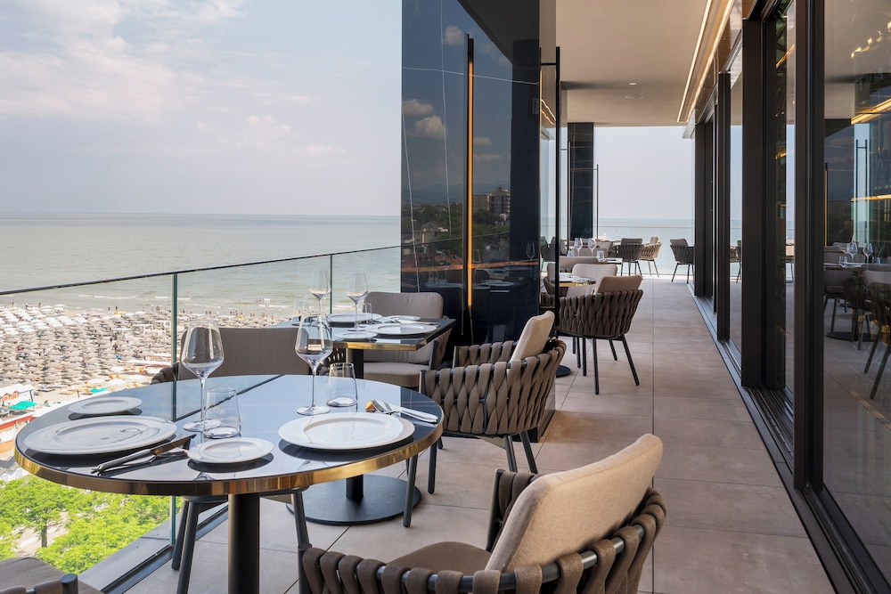 The Promenade Luxury Wellness Hotel 53/68