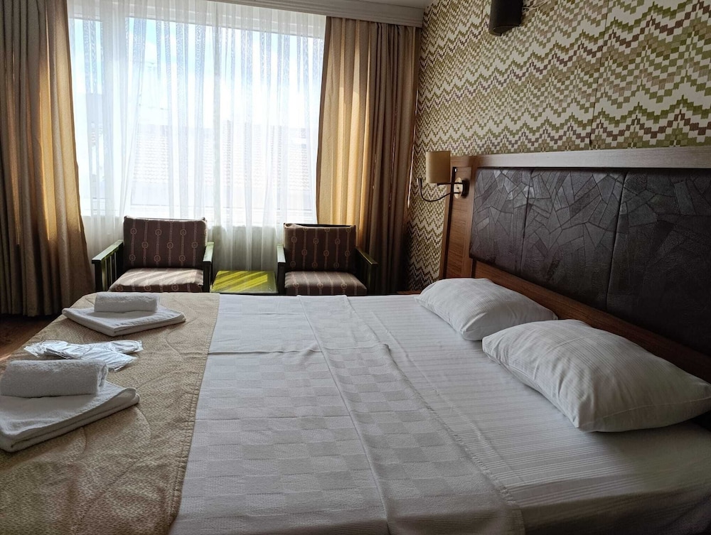 GRAND AS HOTEL 33/64