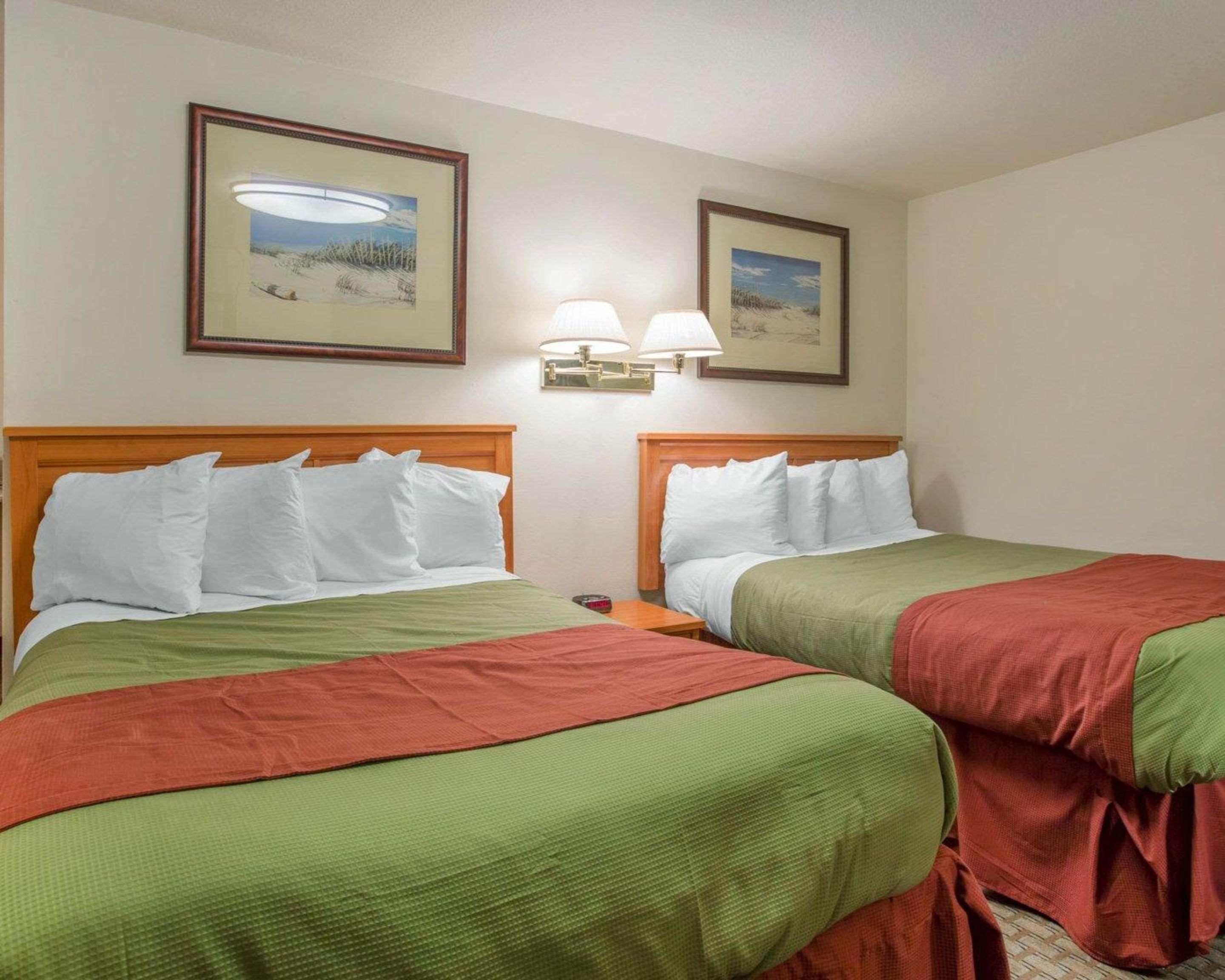 غرفة بسرير مزدوج، Rodeway Inn Newport OR 4/4