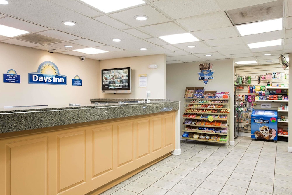 Days Inn by Wyndham Norfolk Airport 7/18
