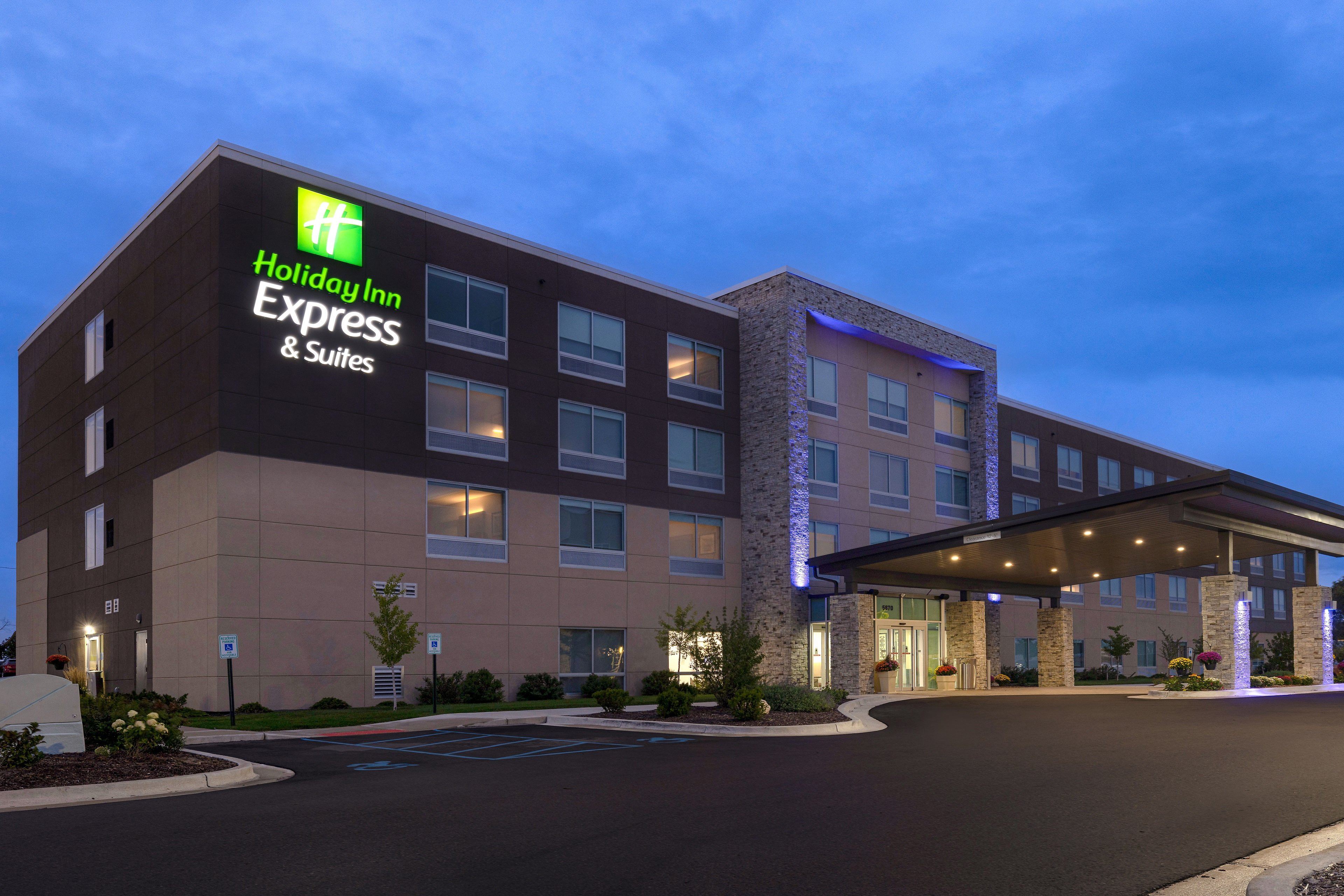 Holiday Inn Express And Suites Grand Rapids South Wyoming 6/73