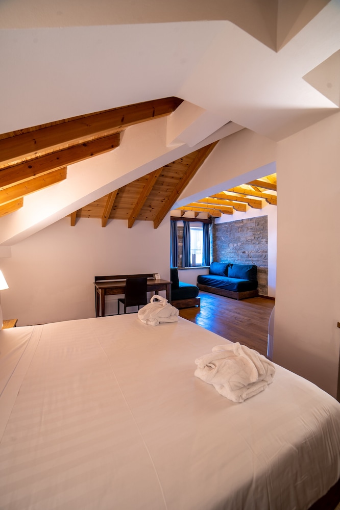 Villa Permet (Hotel & Restaurant) 13/33