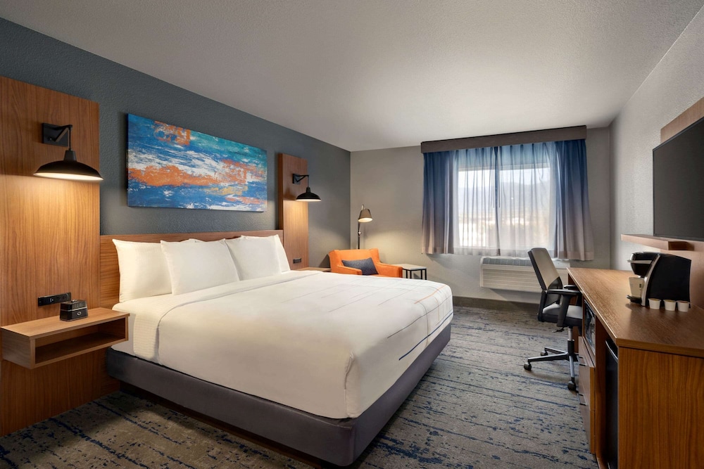 La Quinta Inn And Suites By Wyndham Springfield 8/46