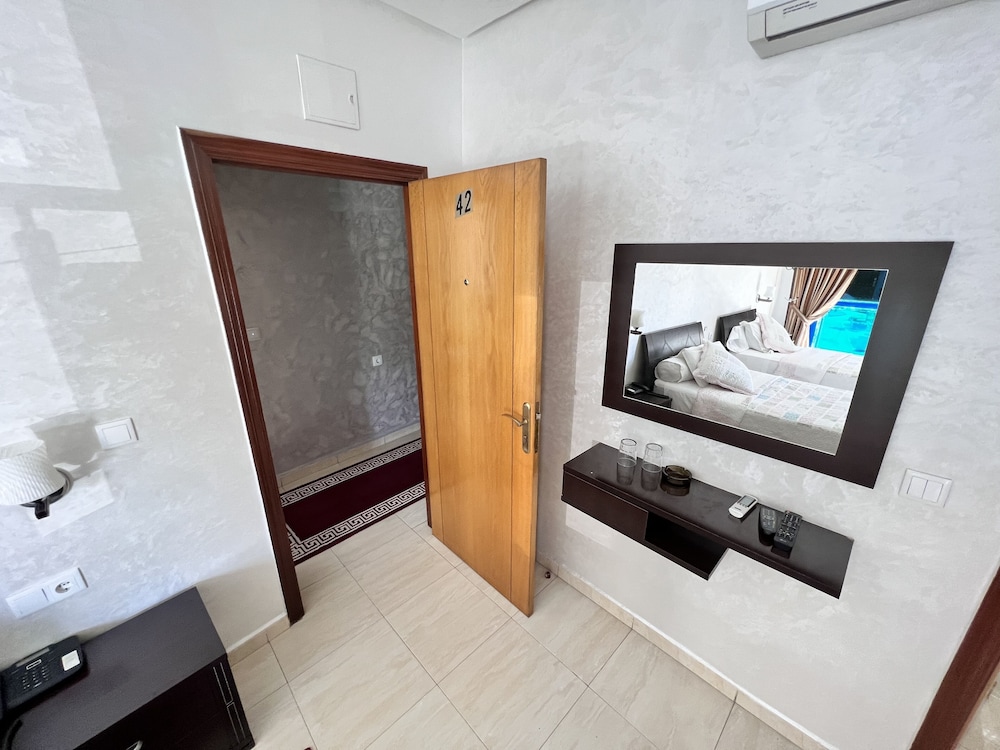 Hotel Annakhil 50/50