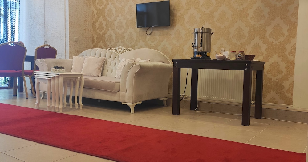 Sah Hotel 3/58