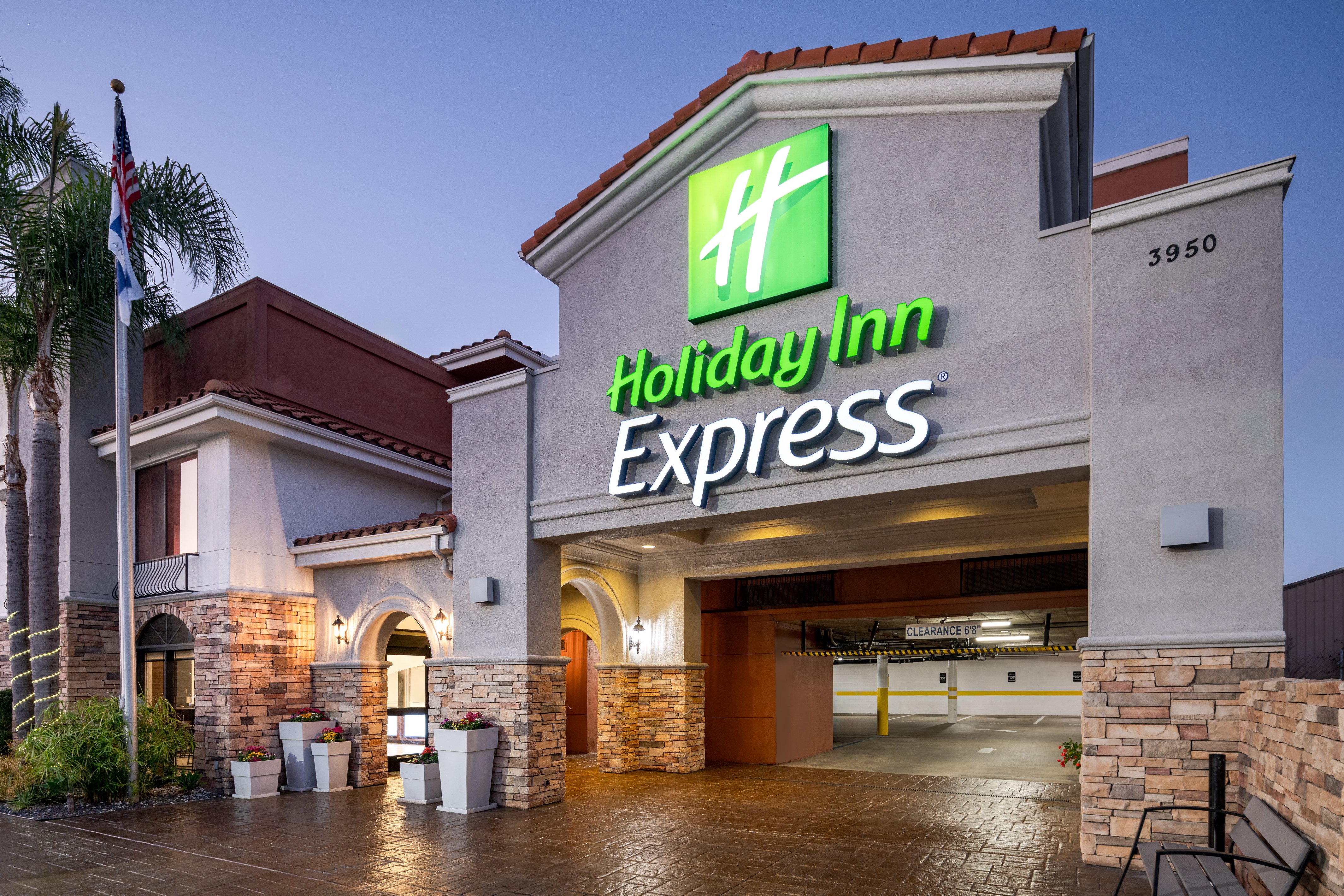 Holiday Inn Express San Diego-Sea World Area, an IHG Hotel 69/73