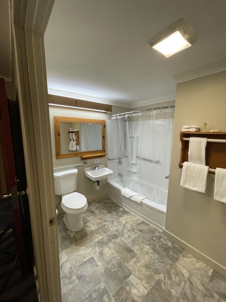 NORTHERN LIGHTS LODGE 30/70