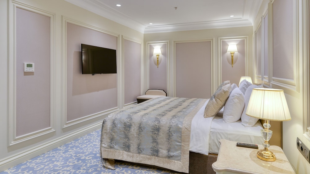 Dekalb Hotel Istanbul 45/50