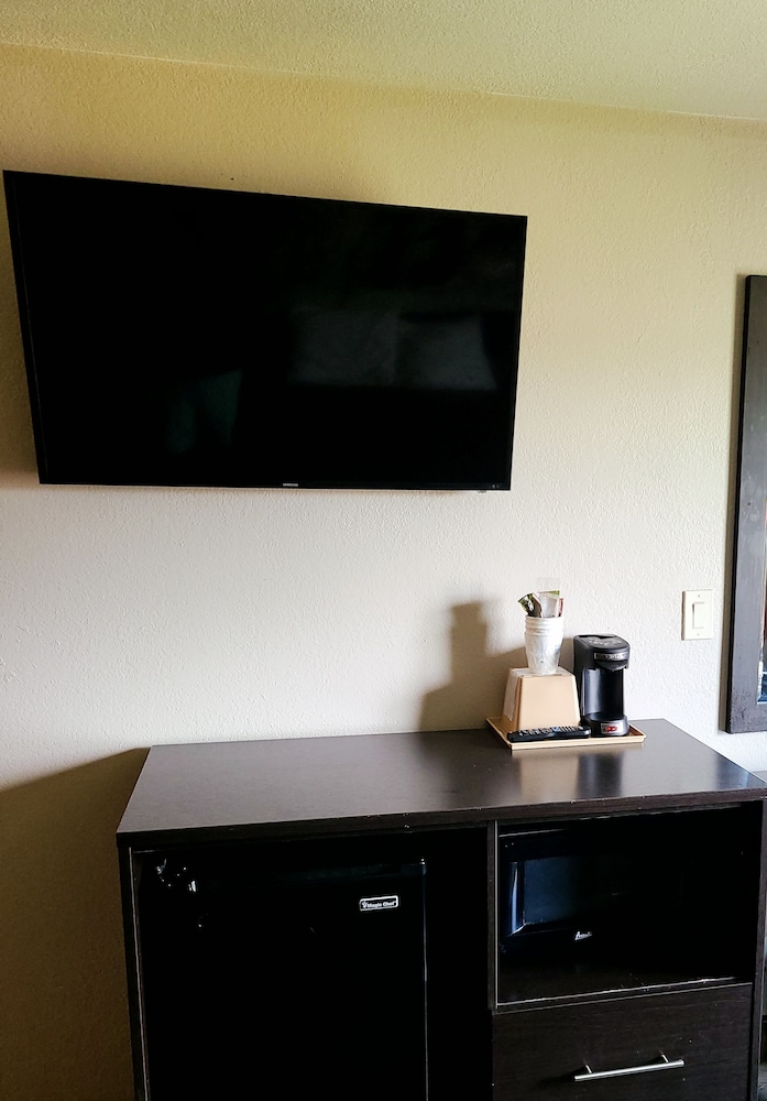 Super 8 By Wyndham Phoenix/Mesa/Gilbert Road 12/26