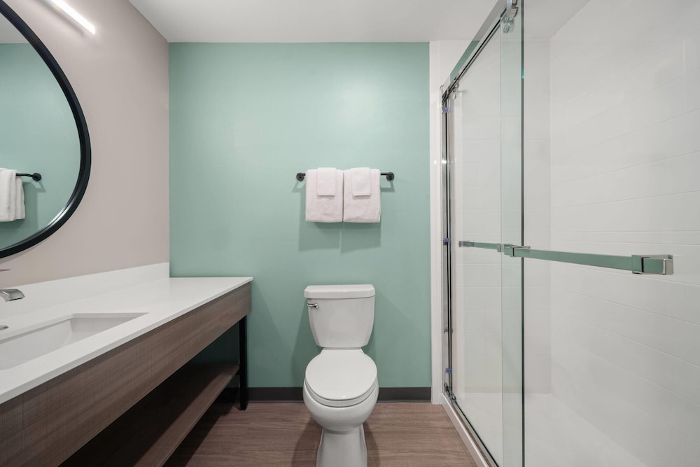 ECHO Suites Extended Stay by Wyndham Johnson City Medical CR 63/69