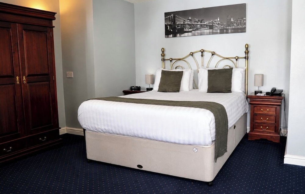 The Boars Head Hotel 9/49