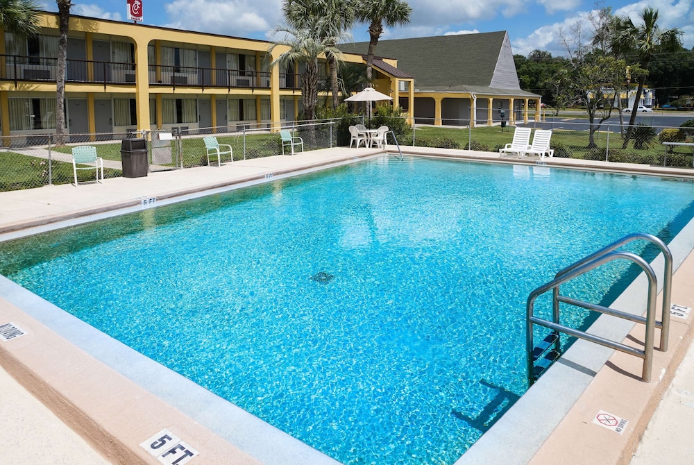 Days Inn By Wyndham Lake City I-75 1/27