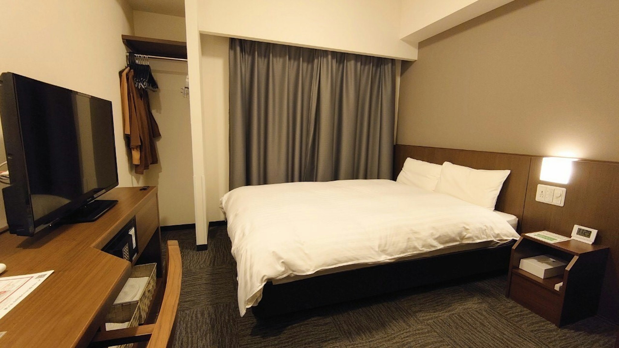 Room, Double Bed