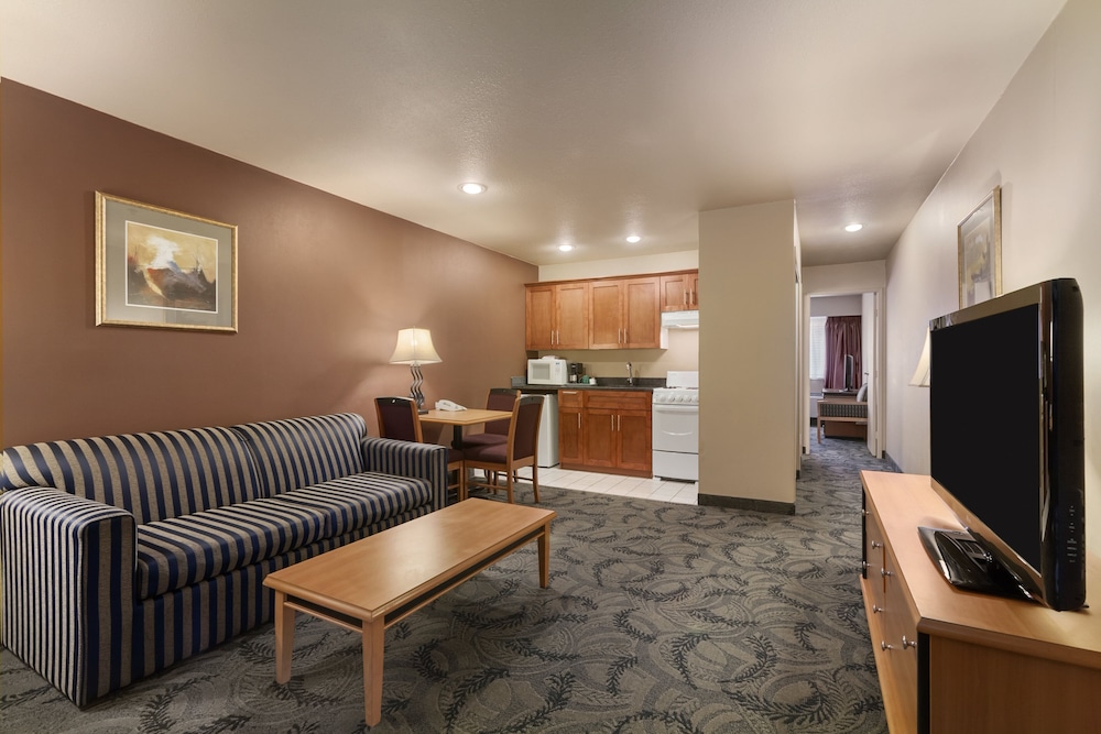 Poco Inn And Suites Hotel Conference Centre 42/58
