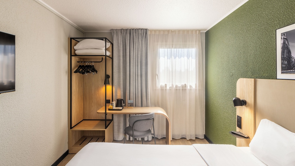 غرفة قياسية بسرير كوين، Campanile Paris Est Bobigny 7/9