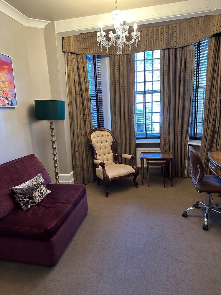 Langtry Manor Hotel 36/47