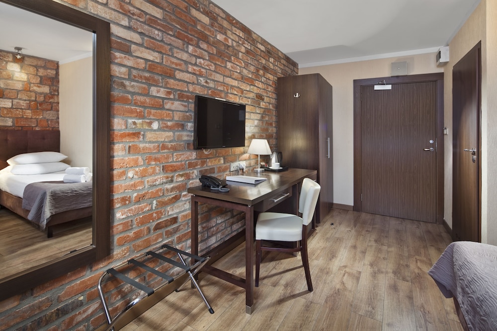Bonum Hotel 42/47